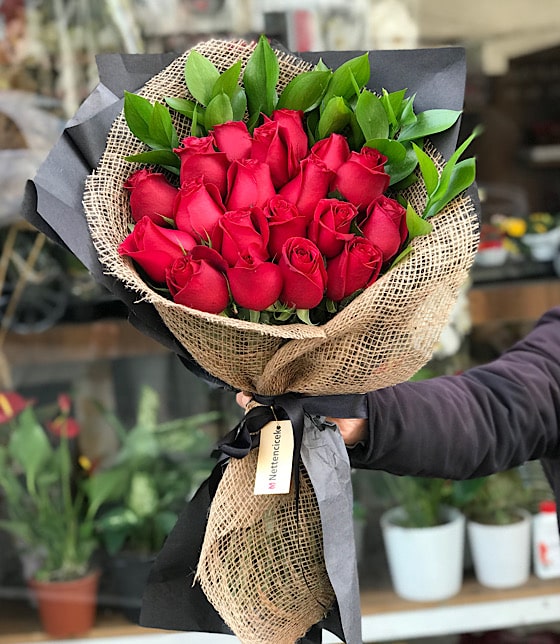 19 Adet Kırmızı Gül Buketi